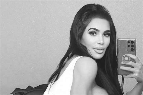 ashten gourkani|Christina Ashten Gourkani: Doppelgängerin von Kim Kardashian。